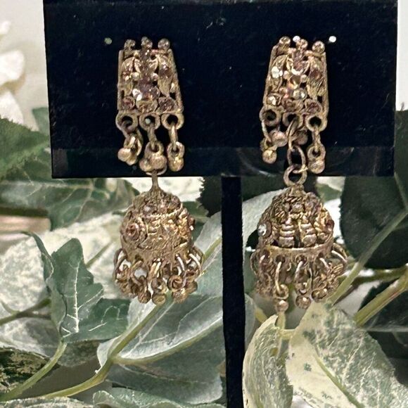 Vintage Indian Jhumka Drop Dangle Earrings Gold-tone Metal Ethnic Pierced - Picture 1 of 7